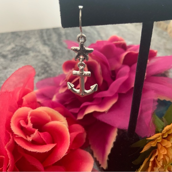 NWOT Nautical anchor/starfish pierced earrings in silver - Picture 4 of 5